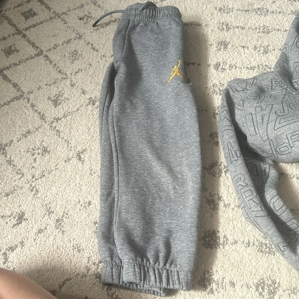 Nike Jordan boys sweatsuit - Picture 2 of 6